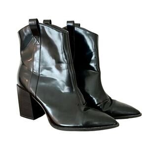 Wild Diva Glossy Black Pointy Toe Booties